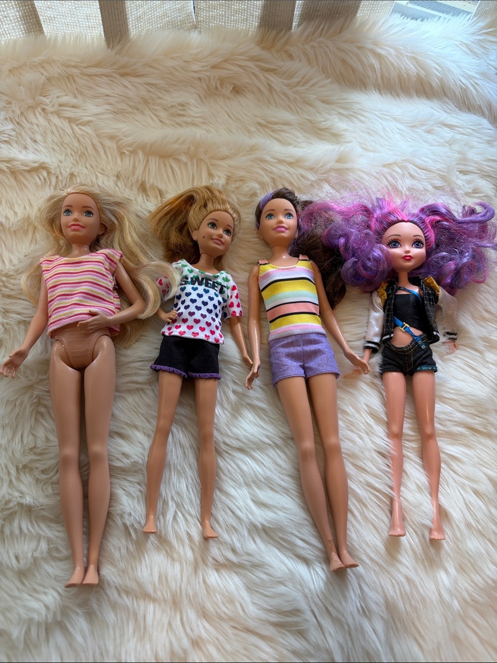 4-Piece Kids Fashion Doll Set - Mixed Colors